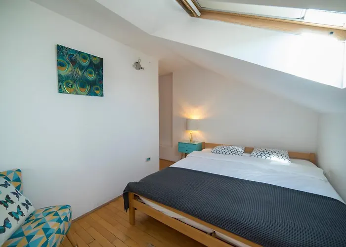 Octogon Apartment