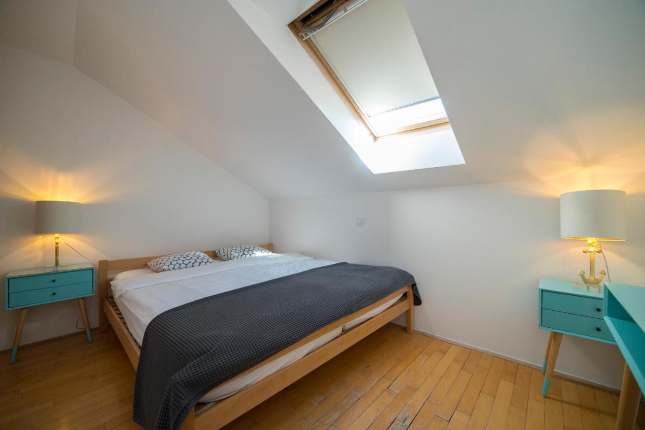 Octogon Apartment *
